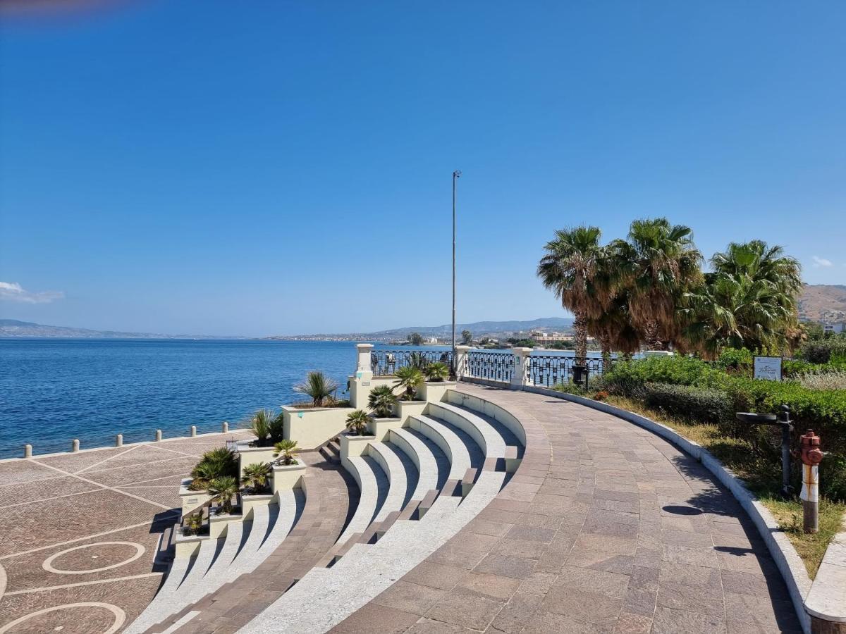Loft Magna Grecia Reggio Calabria Centro Storico A 3 Minuti A Piedi Dal Mare Apartment Luaran gambar