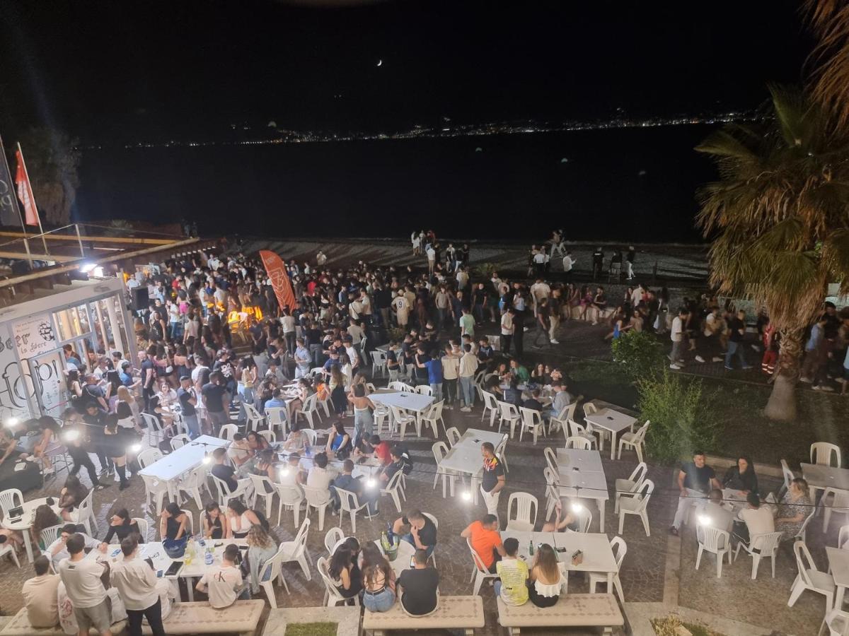 Loft Magna Grecia Reggio Calabria Centro Storico A 3 Minuti A Piedi Dal Mare Apartment Luaran gambar