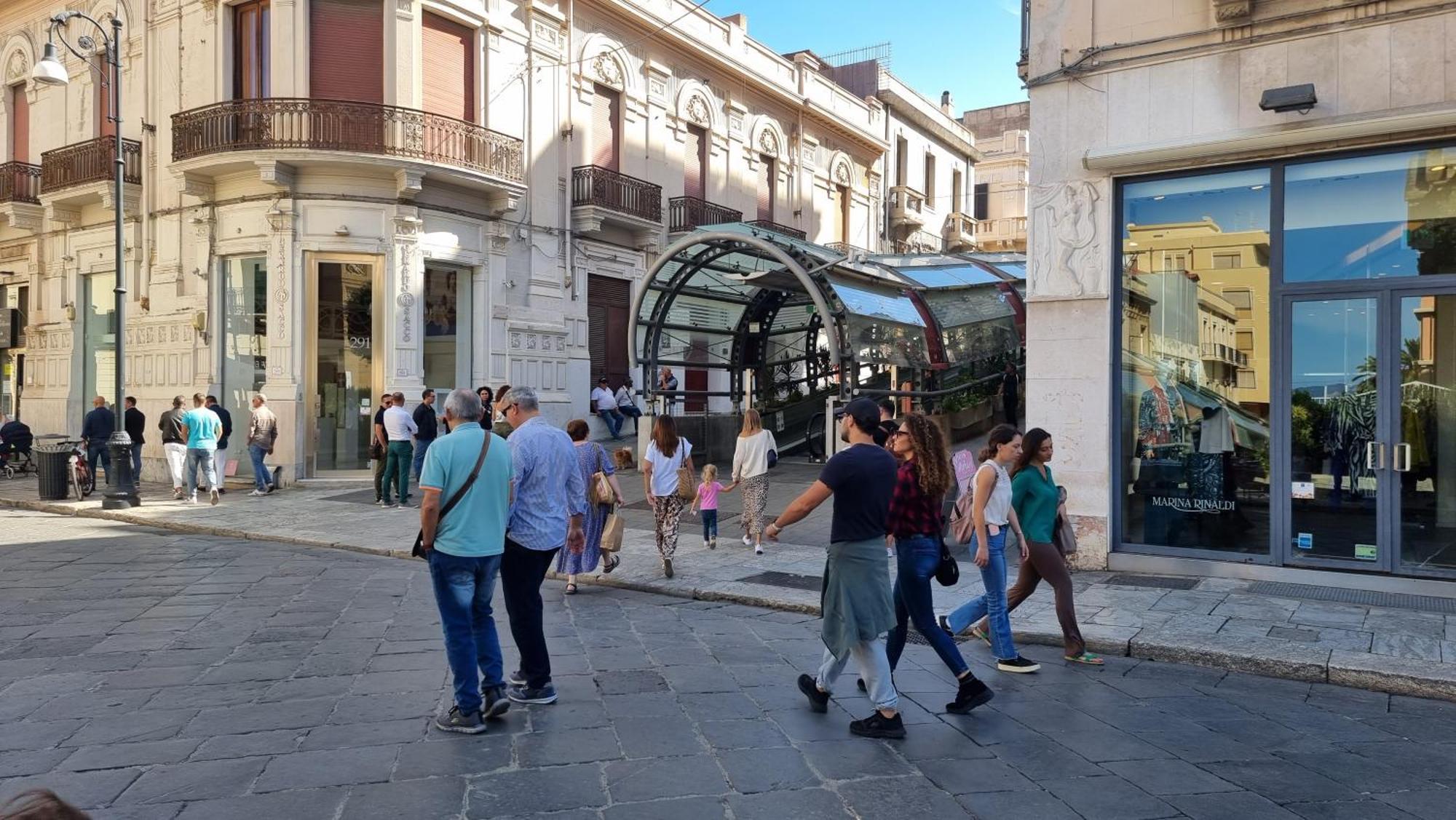 Loft Magna Grecia Reggio Calabria Centro Storico A 3 Minuti A Piedi Dal Mare Apartment Luaran gambar